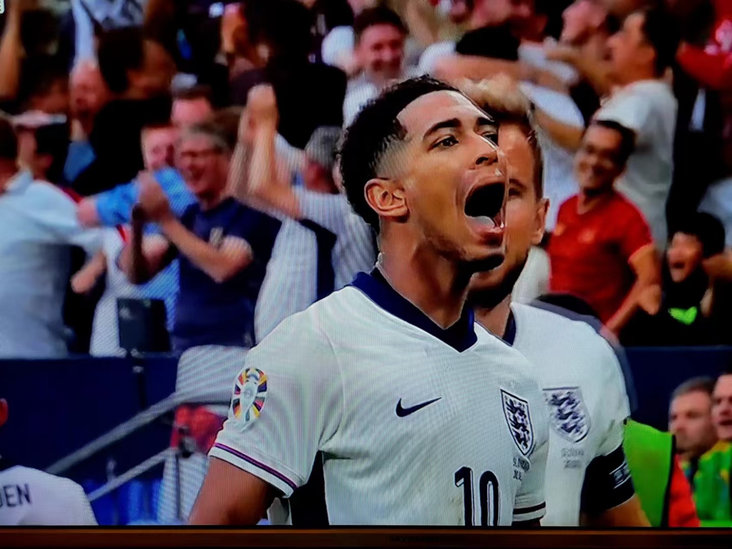 英格兰力克斯洛伐克,夺得胜利,士气大振的简单介绍 英格兰力克斯洛伐克,夺得胜利,士气大振的简单介绍