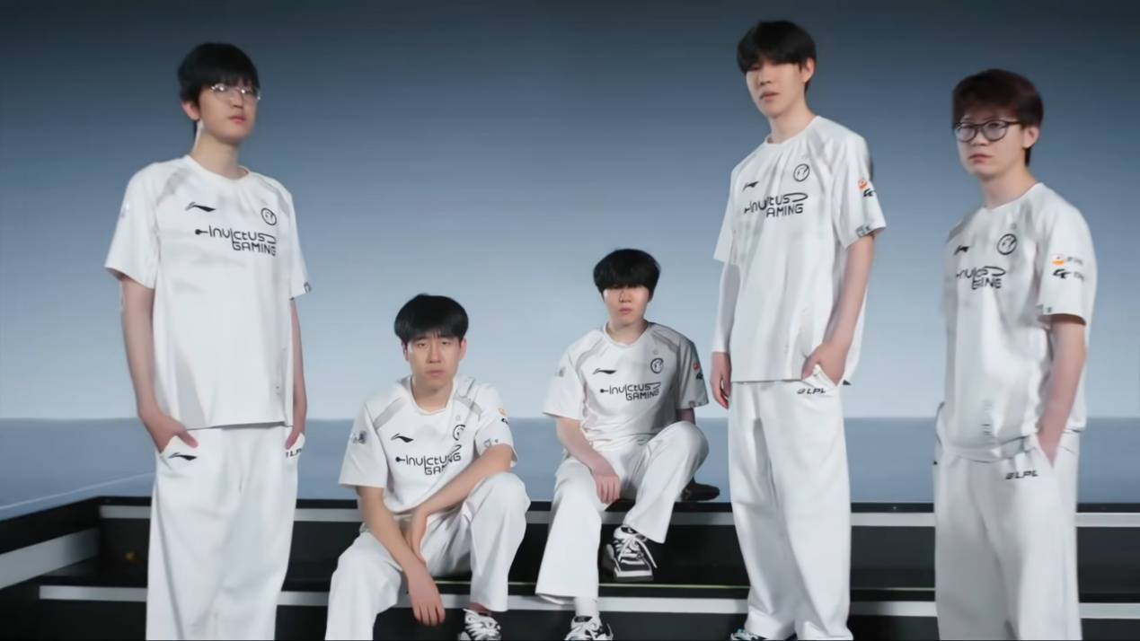 IG横扫EG,Elk操刀奇招英雄翻盘鏖战多局四强赛,点燃全场激情 IG横扫EG,Elk操刀奇招英雄翻盘鏖战多局四强赛,点燃全场激情