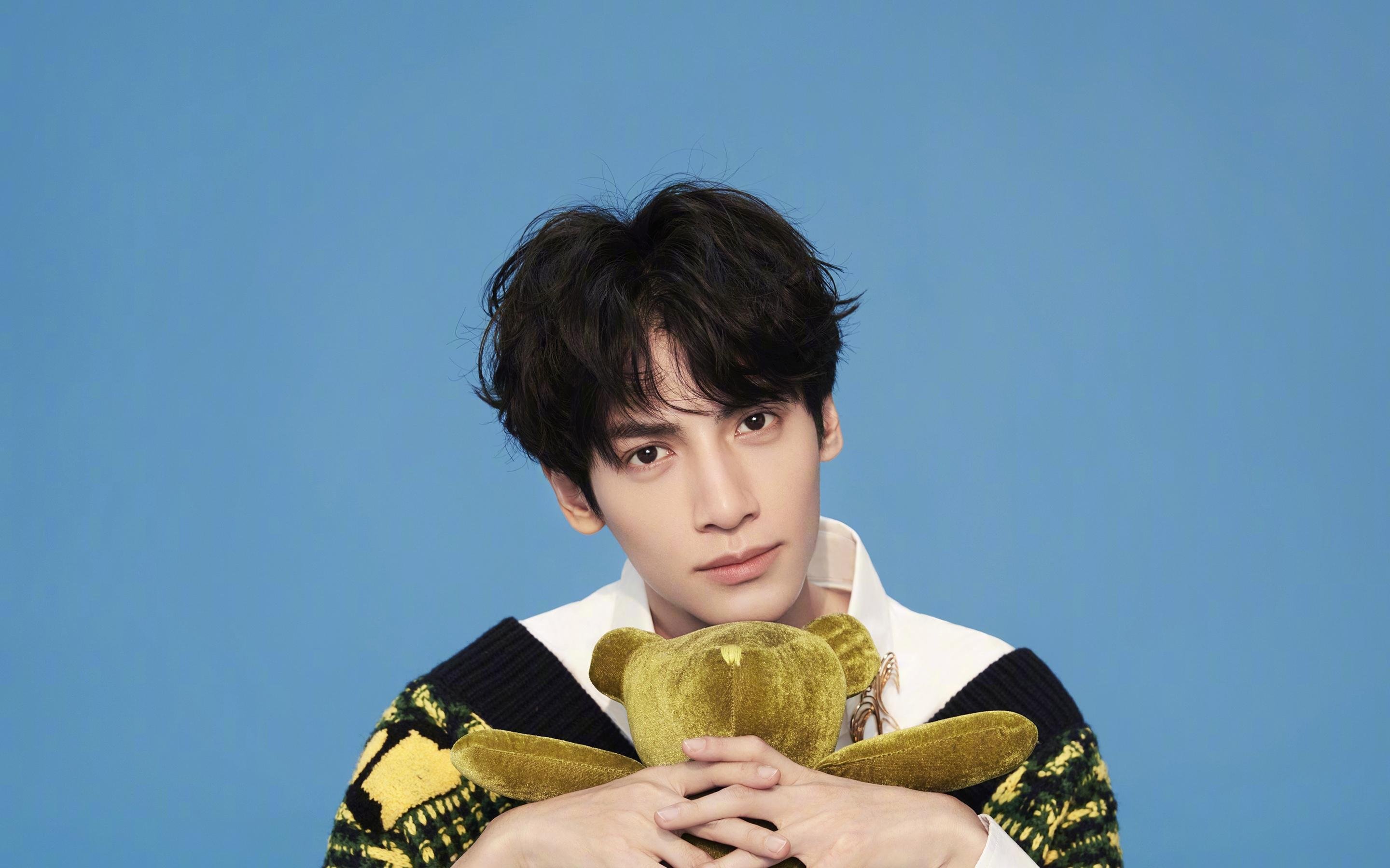 篮网锋线群碾压活塞,福克斯37分孤掌难鸣